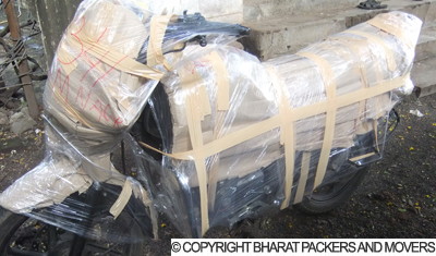 packing of honda unicorn in our bike transportation process